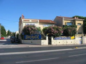 les anciens locaux d'Easy Rider à Montpellier en face de la fac de pharmacie, voie domitienne
