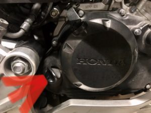 contrôle du niveau huile Honda CB 125 R